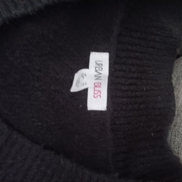 V neck sweater size 12 - Picture 2 of 3